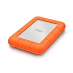 LaCie Rugged Mini disco duro externo de 2 TB con velocidad de 5400 RPM, conexión Micro-USB B 3.2 Gen 1, en colores naranja y plata. SKU: 9000298
