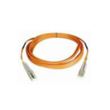 Cable de fibra óptica Lenovo de 30 metros en color naranja con conector MTP. SKU 00VX005.