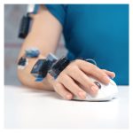 Logitech MX Ergo, ratón trackball ergonómico, modelo SKU 910-005179, conocido por su diseño cómodo y precisión mejorada