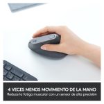 Vista lateral del Ratón Logitech MX Vertical, modelo 910-005448, diseño ergonómico para reducir la tensión en la muñeca.