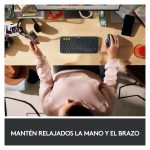 Vista del ratón ergonómico Logitech ERGO M575 con trackball, SKU 910-005870, ideal para reducir el movimiento de la mano.