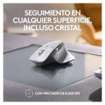 Vista cercana del ratón Logitech 910-006572 diseñado para la oficina, apto para la mano derecha con conectividad Bluetooth y laser de 8000 DPI