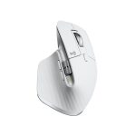Vista cercana del ratón Logitech 910-006572 diseñado para la oficina, apto para la mano derecha con conectividad Bluetooth y laser de 8000 DPI