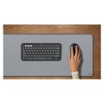 Vista superior del ratón inalámbrico Logitech para viajes, modelo ambidextro con conectividad RF y Bluetooth, sensor óptico de 4000 DPI, SKU 910-007015