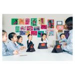 Teclado Logitech para móvil con disposición QWERTY en inglés del Reino Unido, modelo 920-009658, con Smart Connector y color azul.