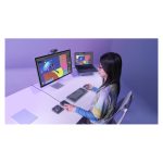 Imagen del Logitech MX Creative Console, un keypad programable con 9 teclas LCD personalizables y dial de control, SKU 920-012931. Ideal para diseño gráfico, edición de vídeo y fotografía.