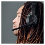 Auriculares ASTRO Gaming A10 Headset con micrófono de alta sensibilidad, color negro y verde, SKU 939-002047. Ideales para juegos.