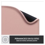 Imagen de la alfombrilla para ratón Logitech 956-000050 en color Rosa, diseño elegante y funcional.