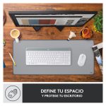 Imagen de la alfombrilla de escritorio Logitech, SKU 956-000052, caracterizada por su tamaño grande y resistencia al agua, ideal para ratones