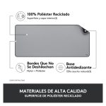 Imagen de la alfombrilla de escritorio Logitech, SKU 956-000052, caracterizada por su tamaño grande y resistencia al agua, ideal para ratones