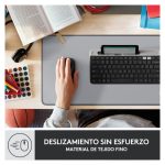 Imagen de la alfombrilla de escritorio Logitech, SKU 956-000052, caracterizada por su tamaño grande y resistencia al agua, ideal para ratones