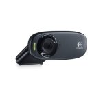 Logitech HD Webcam C310 con resolución de 1280 x 720 píxeles, 5 MP y conexión USB en color negro. SKU 960-000637