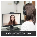 Imagen de la cámara web Logitech 960-001063, con resolución de 1280 x 720 pixeles, 3 MP, conectividad USB 2.0 y color negro. SKU 960-001063.