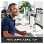 Imagen de la cámara web Logitech 960-001063, con resolución de 1280 x 720 pixeles, 3 MP, conectividad USB 2.0 y color negro. SKU 960-001063.