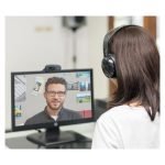 Logitech 960-001372 cámara web con resolución de 1280 x 720 píxeles, conectada por USB, color negro