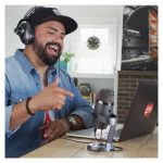 Micrófono Logitech G Yeti Nano de alta calidad con conexión USB, compacto y perfecto para streaming y grabación, SKU 988-000205