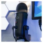 Logitech G Yeti, micrófono USB para grabación con calidad de estudio, modelo 988-000229