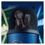 Micrófono Logitech G Yeti de alta calidad con conexión USB, ideal para grabación y streaming, SKU 988-000232