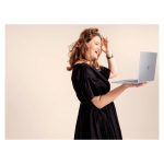 Microsoft Surface Laptop Go 2 con Intel Core i5, 8 GB RAM, 128 GB SSD, pantalla táctil de 12.4 pulgadas, platino - SKU 8QD-00031