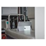 Microsoft Surface Go 3 con procesador Intel Core i3, 64 GB de almacenamiento, pantalla de 10.5 pulgadas, 4 GB de RAM, Wi-Fi 6, Windows 10 Pro, SKU 8V9-00028. Color platino.