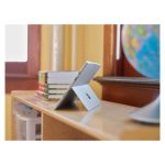 Microsoft Surface Go 3 con Intel Core i3, 128 GB de almacenamiento, pantalla de 26,7 cm (10.5 pulgadas), 8 GB de RAM, Wi-Fi 6 y Windows 11 Pro en color platino. SKU: 8VD-00003