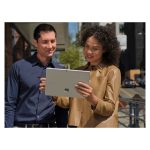 Imagen de la tablet Microsoft Surface Pro X con 256 GB de almacenamiento, 16 GB de RAM, pantalla de 13 pulgadas, Wi-Fi 5 y sistema operativo Windows 11 Pro en color platino (SKU: E8I-00004).