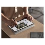 Imagen de la tablet Microsoft Surface Pro X con 256 GB de almacenamiento, 16 GB de RAM, pantalla de 13 pulgadas, Wi-Fi 5 y sistema operativo Windows 11 Pro en color platino (SKU: E8I-00004).