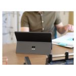 Microsoft Surface Pro 8 con procesador Intel Core i5, 512 GB de almacenamiento, pantalla de 13 pulgadas y 8 GB de RAM. SKU: EBQ-00018.