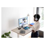 Vista frontal del Microsoft Surface Pro 8 4G con Intel Core i5, LTE, 256 GB de almacenamiento, pantalla de 13 pulgadas, 16 GB de RAM, Wi-Fi 6 y Windows 10 Pro en color Platino, SKU EIN-00020