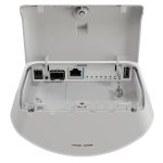 Vista frontal del Mikrotik mANTBox ax 15s Blanco con soporte para Energía sobre Ethernet (PoE). SKU: L22UGS-5HaxD2HaxD-15S
