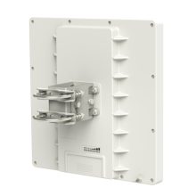 El Mikrotik QRT 5 Blanco es un dispositivo de redes inalámbricas con soporte para Energía sobre Ethernet (PoE), modelo RB911G-5HPND-QRT