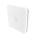 Vista frontal del Mikrotik SXTsq Lite2, una antena direccional de 100 Mbit/s en color blanco con soporte para PoE, SKU RBSXTSQ2ND