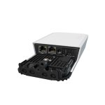 Enrutador Mikrotik wAP ac 867 Mbit/s en color blanco con soporte para Energía sobre Ethernet (PoE). SKU: RBWAPG-5HACD2HND