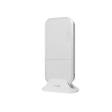 Enrutador Mikrotik wAP ac 867 Mbit/s en color blanco con soporte para Energía sobre Ethernet (PoE). SKU: RBWAPG-5HACD2HND