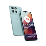 Motorola Moto G15 con pantalla de 6.72 pulgadas, Android 15, 4G, USB Tipo C, 8GB RAM, 512GB almacenamiento, batería de 5200 mAh, color azul claro. SKU: PB6E0059IT