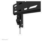Soporte de pared Neomounts para TV de 24 a 65 pulgadas, inclinable, bloqueable y de instalación rápida. SKU: WL35S-850BL12
