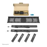 Imagen del soporte de pared robusto Neomounts WL35S-950BL19 para monitores de 55 a 110 pulgadas, inclinable, bloqueable y ajustable tanto horizontal como verticalmente