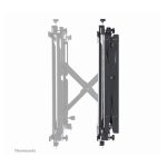 Soporte de pared para videowall Neomounts de 42 a 70 pulgadas, modelo WL95-800BL1, con función pop-out y capacidad máxima de 35 kg.