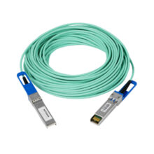 Imagen del cable de fibra óptica e InfiniBand de NETGEAR con 20 metros de longitud y conectores SFP+ en color turquesa, SKU AXC7620-10000S