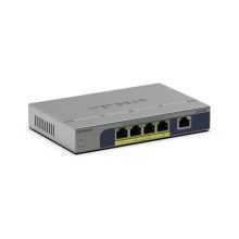 NETGEAR GS105PP, switch no administrado con Gigabit Ethernet 10/100/1000, soporte PoE, para montaje en pared o escritorio. SKU: GS105PP-300EUS