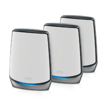 Vista lateral del sistema Mesh WiFi 6 NETGEAR Orbi RBK853 con tecnología AX6000, tribanda (2,4 GHz/5 GHz/5 GHz), color gris, SKU RBK853-100EUS