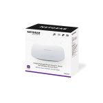 Vista frontal del NETGEAR WAC540, un punto de acceso inalámbrico blanco con velocidad de 1733 Mbps y soporte de Energía sobre Ethernet, SKU WAC540-10000S.