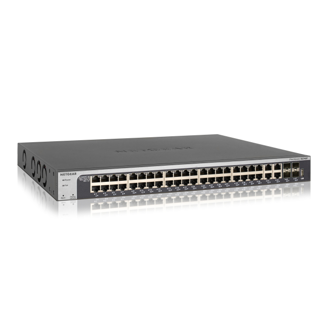 NETGEAR switch gestionado L2+/L3 10G Ethernet 48 puertos Imagen del switch NETGEAR XS748T-100NES gestionado L2+/L3 con 48 puertos 10G Ethernet, color negro. SKU: XS748T-100NES