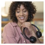 Auriculares inalámbricos Poly Voyager 4320 con conexión USB-A y llave BT700. SKU: 76U49AA