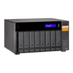 Vista frontal de la QNAP TL-D800S, un fiable y espacioso chasis de almacenamiento externo en color negro y gris, compatible con discos duros y SSD de 2.5 y 3.5 pulgadas. SKU TL-D800S