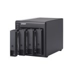 Imagen de la QNAP caja para disco duro externo TR-004, con carcasa negra para discos duros o SSD de 2.5 y 3.5 pulgadas, SKU TR-004