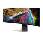 Monitor Samsung G95SC con pantalla de 124,5 cm y resolución 5120 x 1440 Pixeles, tecnología Dual QHD OLED, color Plata, y número de modelo LS49CG950SUXEN