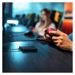 Disco duro externo Samsung MU-PG1T0B con 1 TB de capacidad, puerto USB Tipo C y velocidad 3.2 Gen 2 de 10 Gbps, en color negro. SKU: MU-PG1T0B/EU