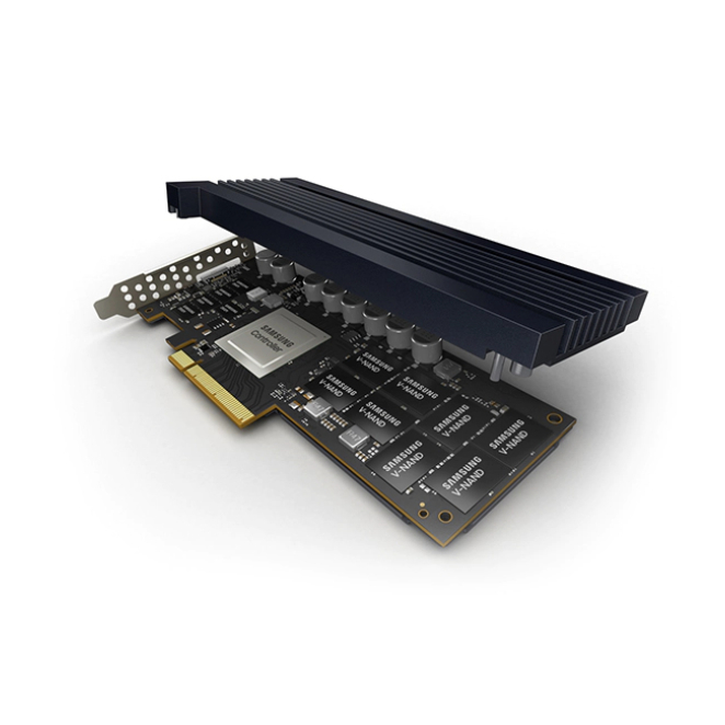 Samsung PM1735 12.8 TB PCI Express 4.0 NVMe SSD de alto rendimiento Imagen del Samsung PM1735 de 12.8 TB, disco duro NVMe PCI Express 4.0 con SKU MZPLJ12THALA-00007, ideal para alto rendimiento y capacidad de almacenamiento.