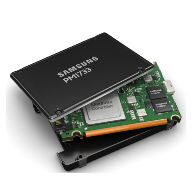 Samsung PM1733 Disco Duro PCI Express 4.0 NVMe 1.92TB Imagen del disco duro Samsung PM1733 de 1.92TB con interfaz PCI Express 4.0 NVMe y tecnología V-NAND. SKU MZWLR1T9HBJR-00007.